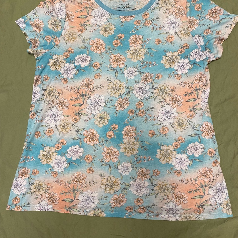 Torrid tee shirt, floral